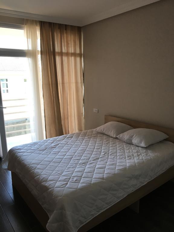 Guest House Kobuleti On Aghmashenebeli المظهر الخارجي الصورة